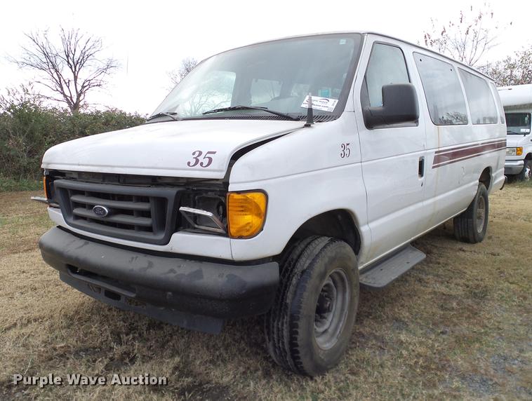image for item DD1461 2006 Ford E350 XL van