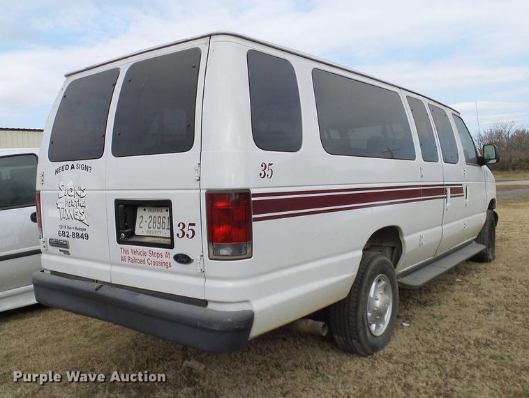 image for item DD1461 2006 Ford E350 XL van