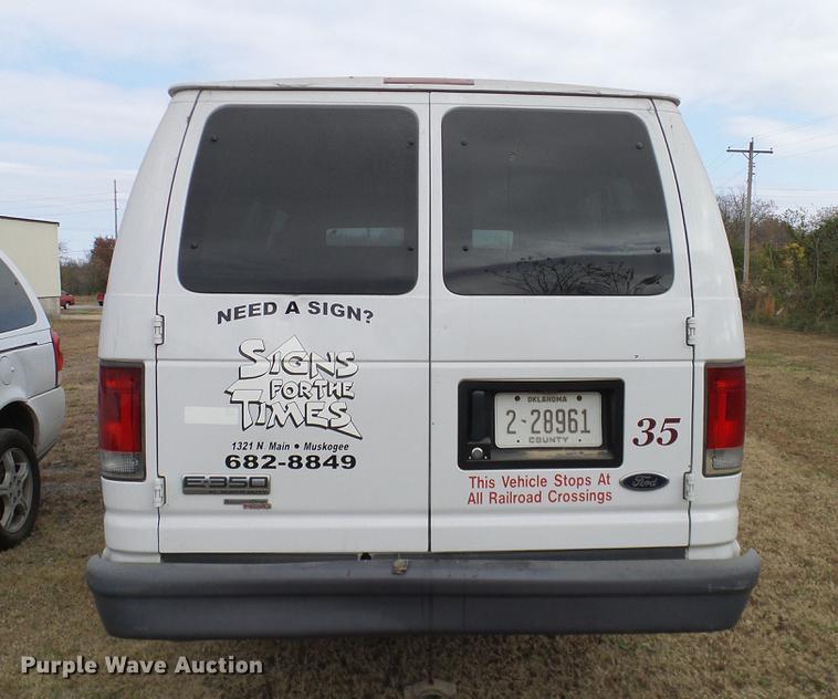 image for item DD1461 2006 Ford E350 XL van