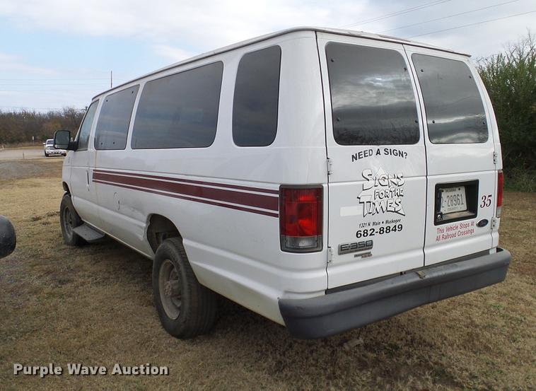 image for item DD1461 2006 Ford E350 XL van