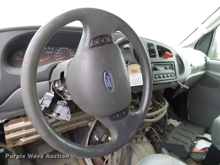 image for item DD1461 2006 Ford E350 XL van