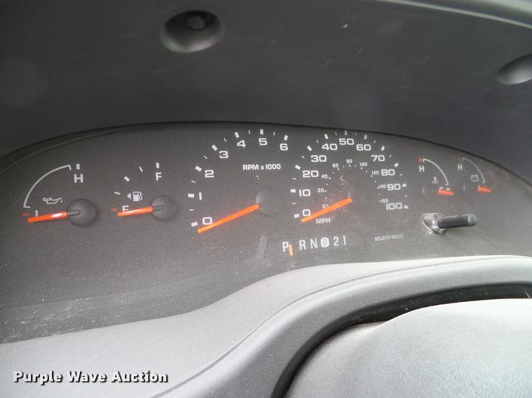 image for item DD1461 2006 Ford E350 XL van