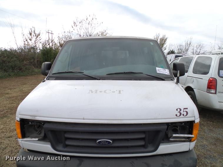 image for item DD1461 2006 Ford E350 XL van
