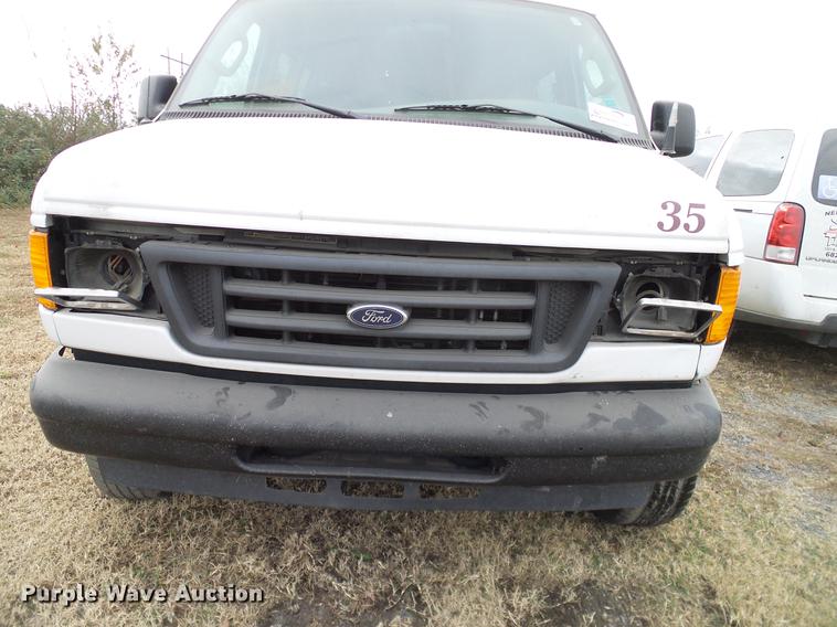 image for item DD1461 2006 Ford E350 XL van