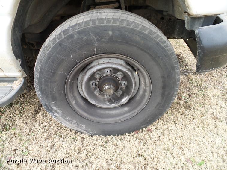 image for item DD1461 2006 Ford E350 XL van