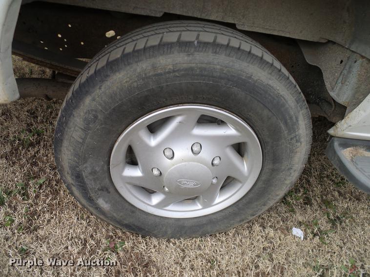 image for item DD1461 2006 Ford E350 XL van