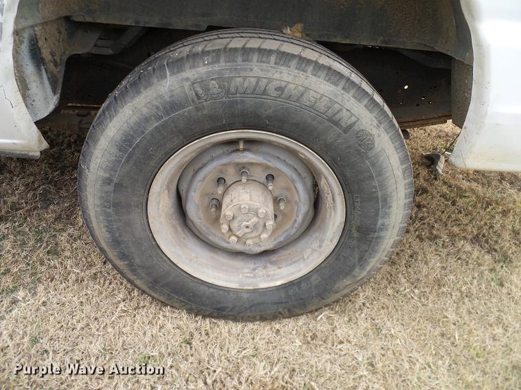 image for item DD1461 2006 Ford E350 XL van