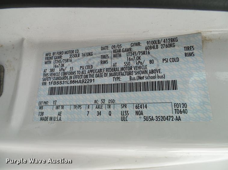 image for item DD1461 2006 Ford E350 XL van