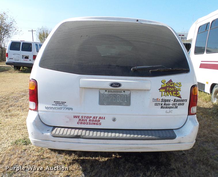 image for item DD1462 2003 Ford Windstar van