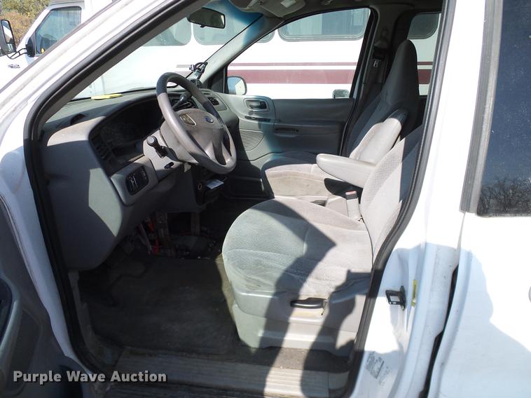 image for item DD1462 2003 Ford Windstar van