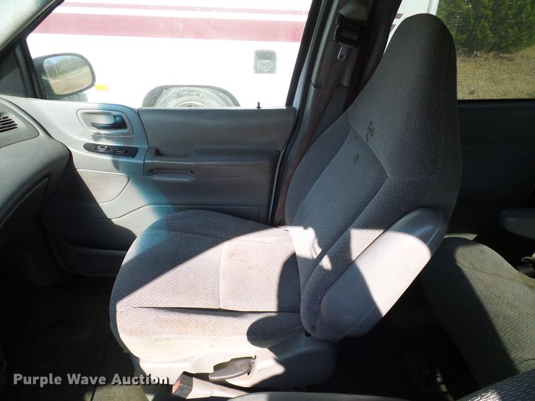 image for item DD1462 2003 Ford Windstar van