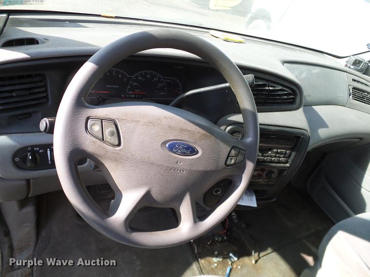 image for item DD1462 2003 Ford Windstar van