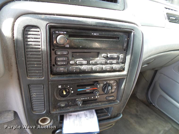 image for item DD1462 2003 Ford Windstar van