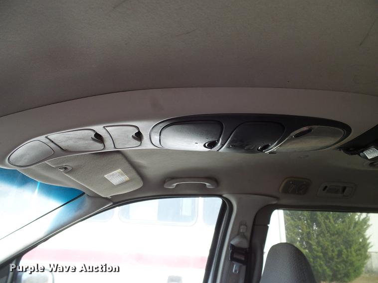 image for item DD1462 2003 Ford Windstar van