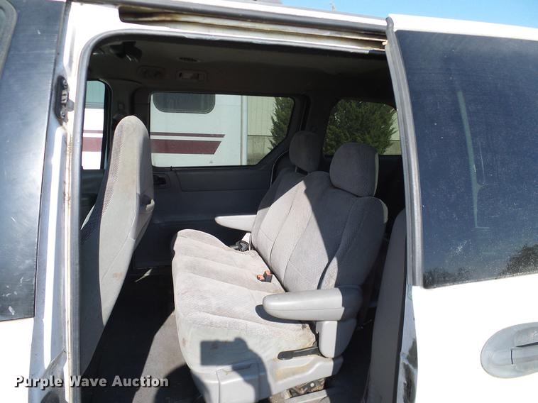 image for item DD1462 2003 Ford Windstar van