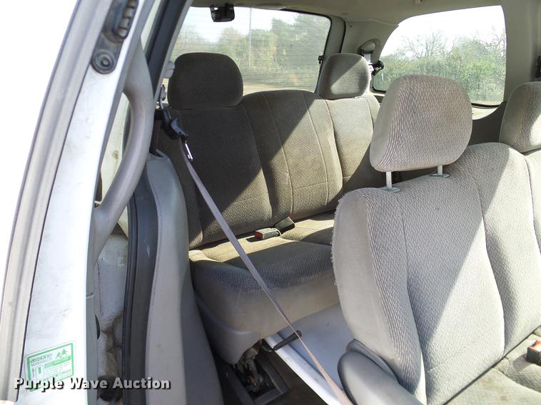 image for item DD1462 2003 Ford Windstar van