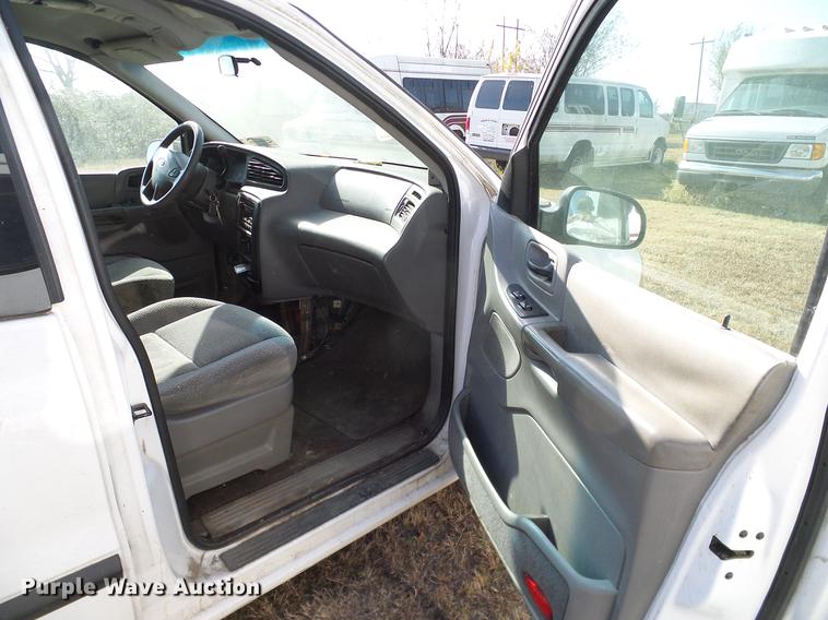 image for item DD1462 2003 Ford Windstar van