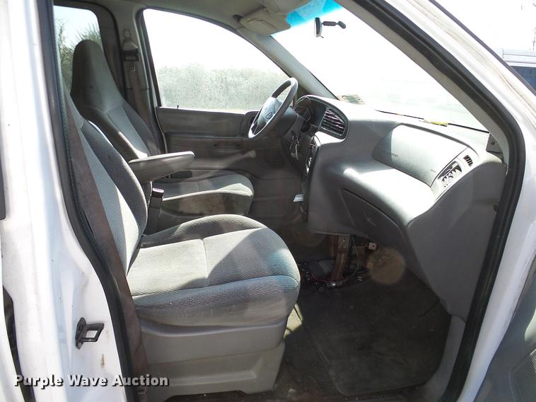 image for item DD1462 2003 Ford Windstar van
