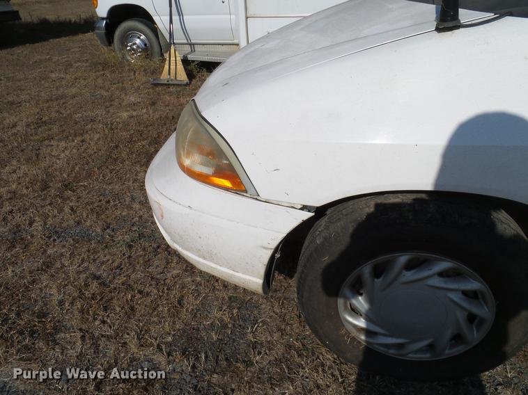 image for item DD1462 2003 Ford Windstar van