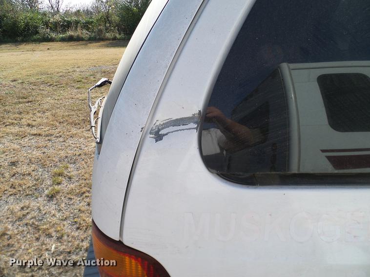 image for item DD1462 2003 Ford Windstar van