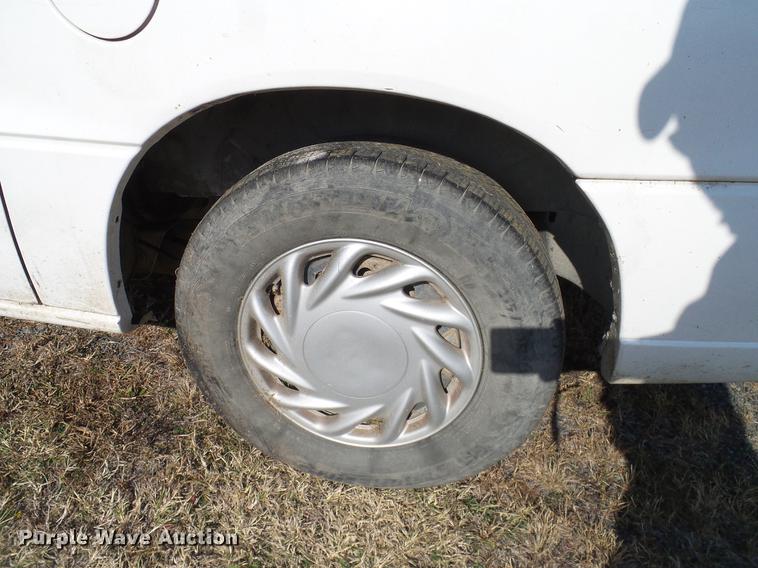 image for item DD1462 2003 Ford Windstar van