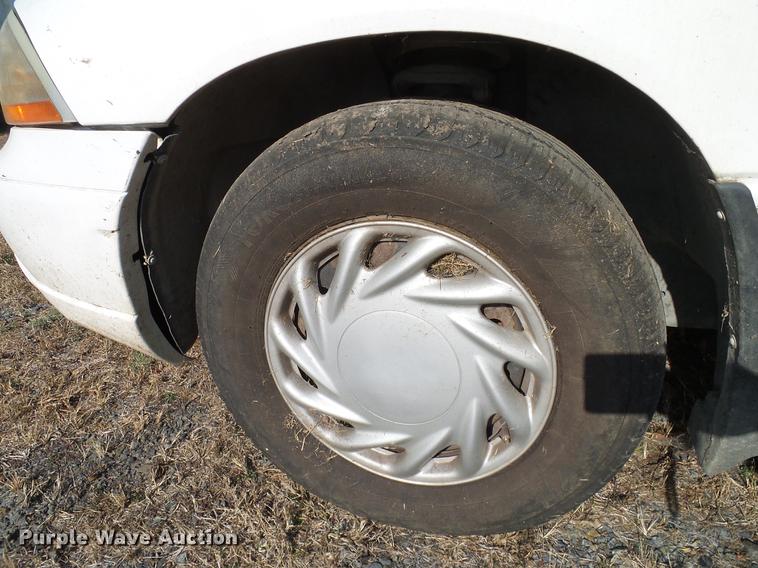 image for item DD1462 2003 Ford Windstar van