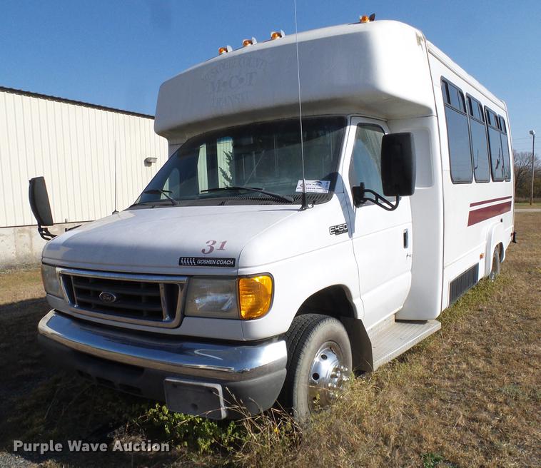 image for item DD1463 2005 Ford Econoline E450 shuttle bus