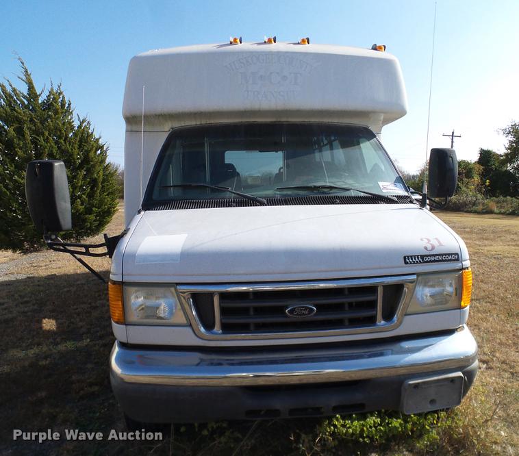 image for item DD1463 2005 Ford Econoline E450 shuttle bus