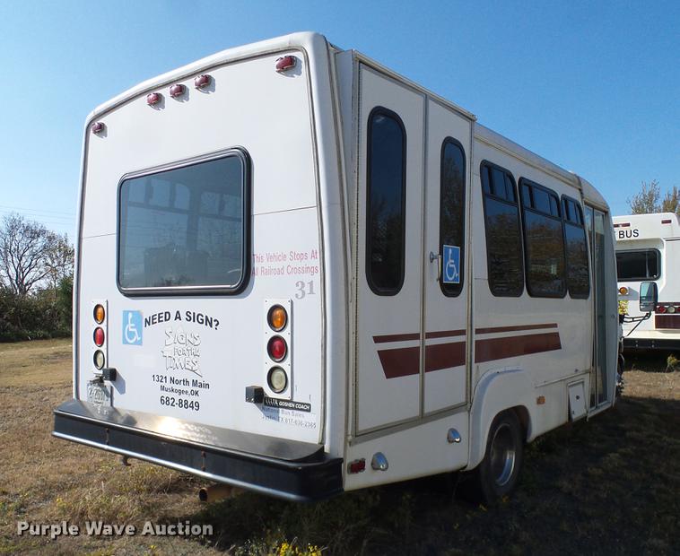 image for item DD1463 2005 Ford Econoline E450 shuttle bus