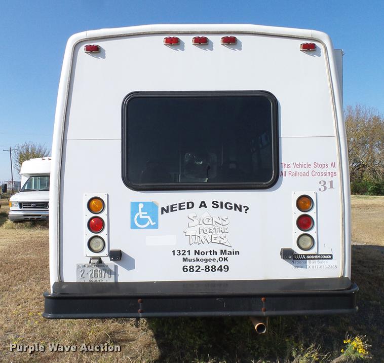 image for item DD1463 2005 Ford Econoline E450 shuttle bus