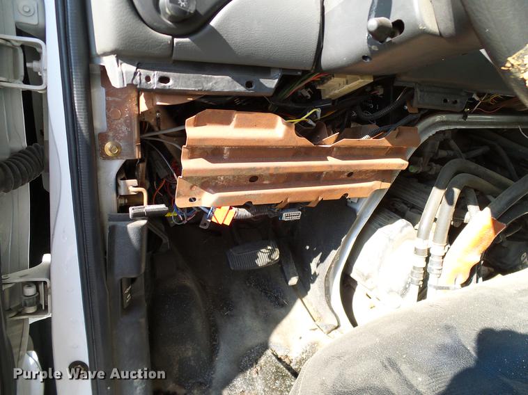 image for item DD1463 2005 Ford Econoline E450 shuttle bus