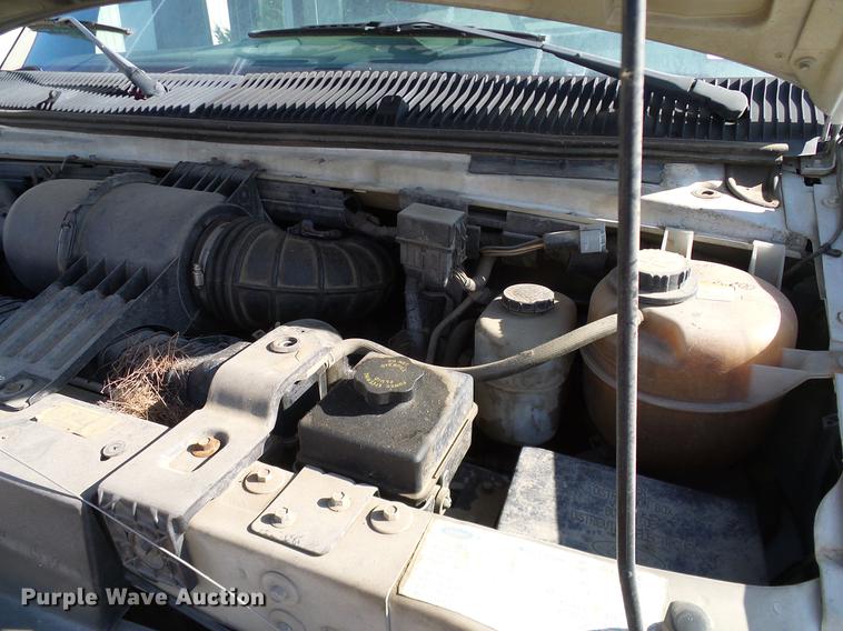 image for item DD1463 2005 Ford Econoline E450 shuttle bus