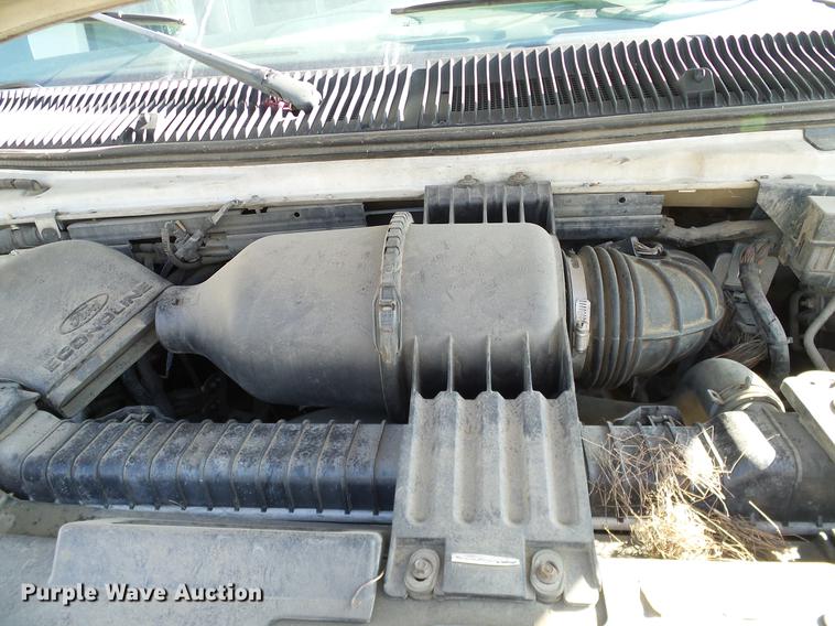 image for item DD1463 2005 Ford Econoline E450 shuttle bus