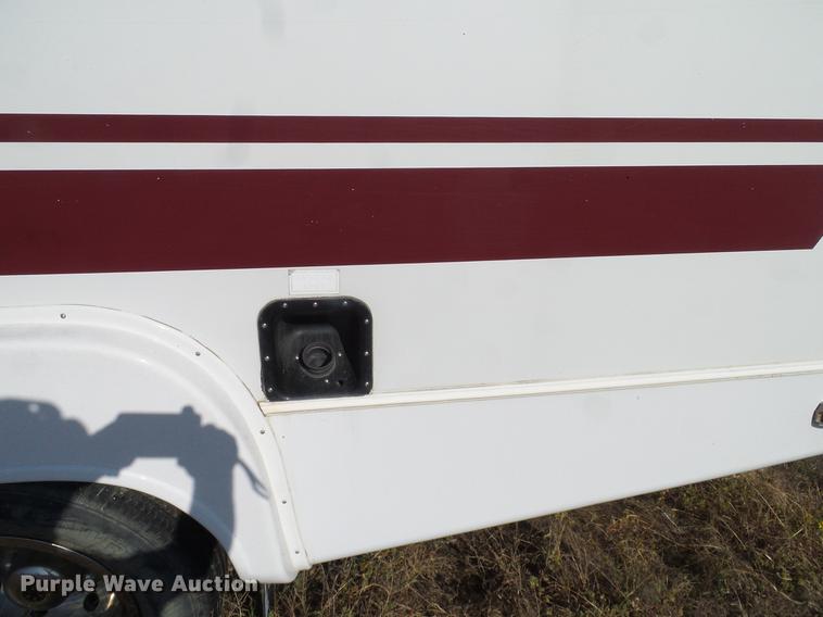 image for item DD1463 2005 Ford Econoline E450 shuttle bus