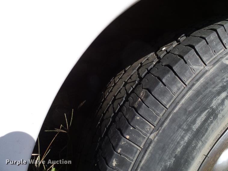 image for item DD1463 2005 Ford Econoline E450 shuttle bus