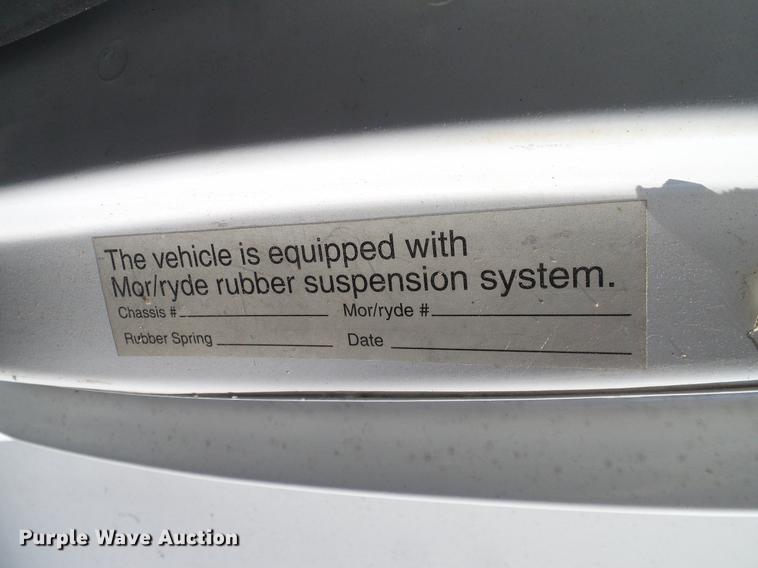 image for item DD1463 2005 Ford Econoline E450 shuttle bus