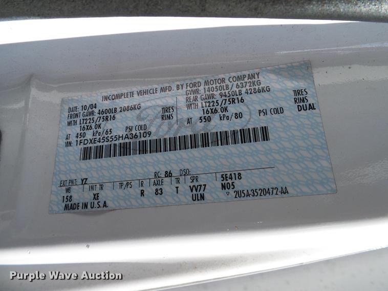 image for item DD1463 2005 Ford Econoline E450 shuttle bus