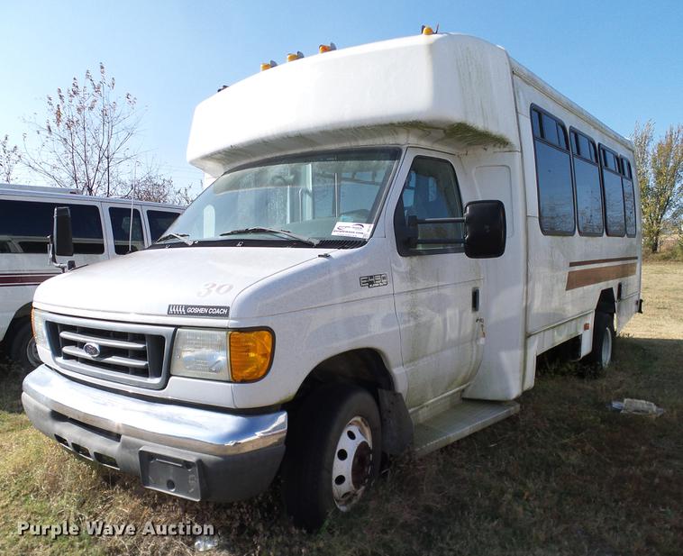 image for item DD1465 2005 Ford Econoline E450 shuttle bus