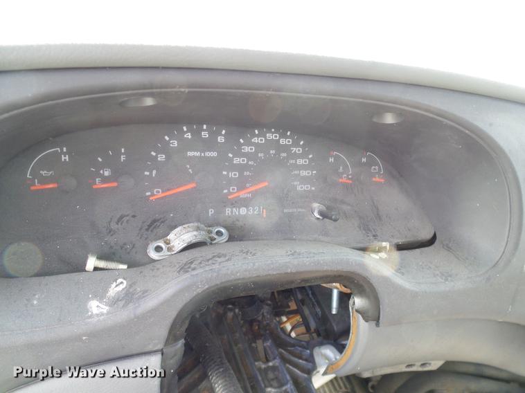 image for item DD1465 2005 Ford Econoline E450 shuttle bus