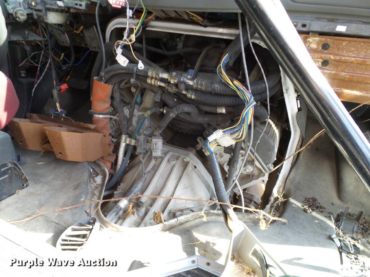 image for item DD1465 2005 Ford Econoline E450 shuttle bus