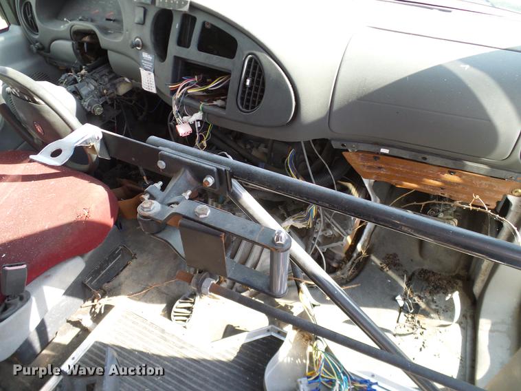 image for item DD1465 2005 Ford Econoline E450 shuttle bus