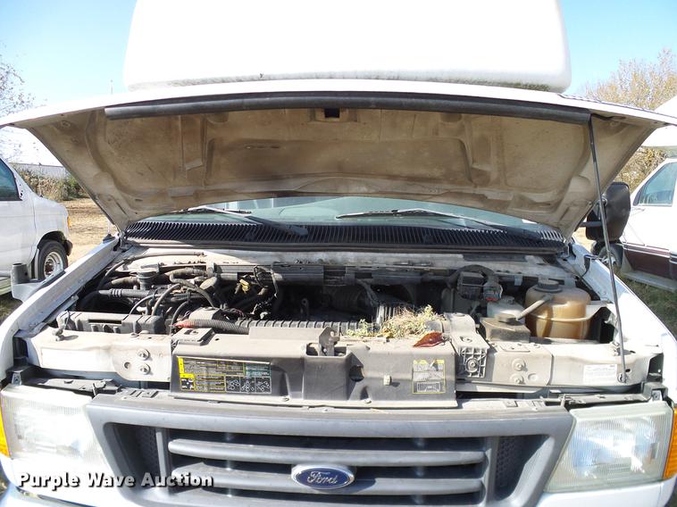 image for item DD1465 2005 Ford Econoline E450 shuttle bus