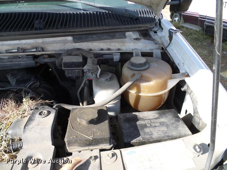 image for item DD1465 2005 Ford Econoline E450 shuttle bus