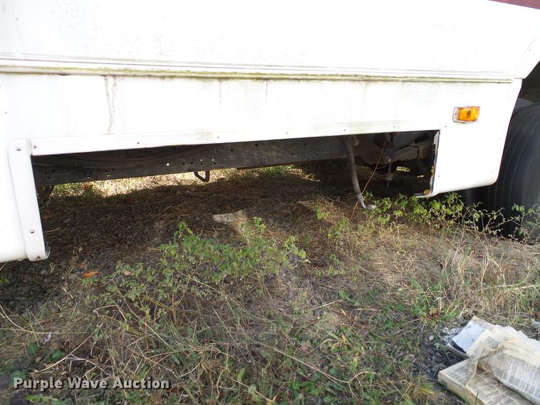 image for item DD1465 2005 Ford Econoline E450 shuttle bus