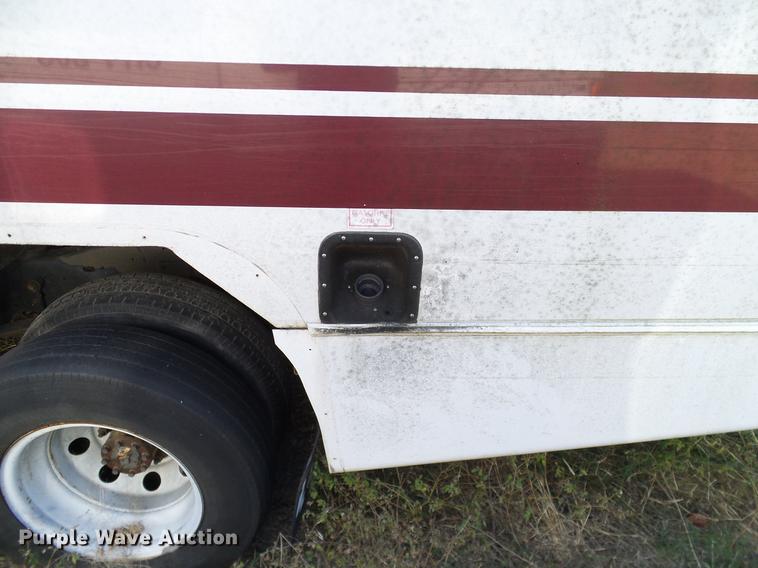 image for item DD1465 2005 Ford Econoline E450 shuttle bus