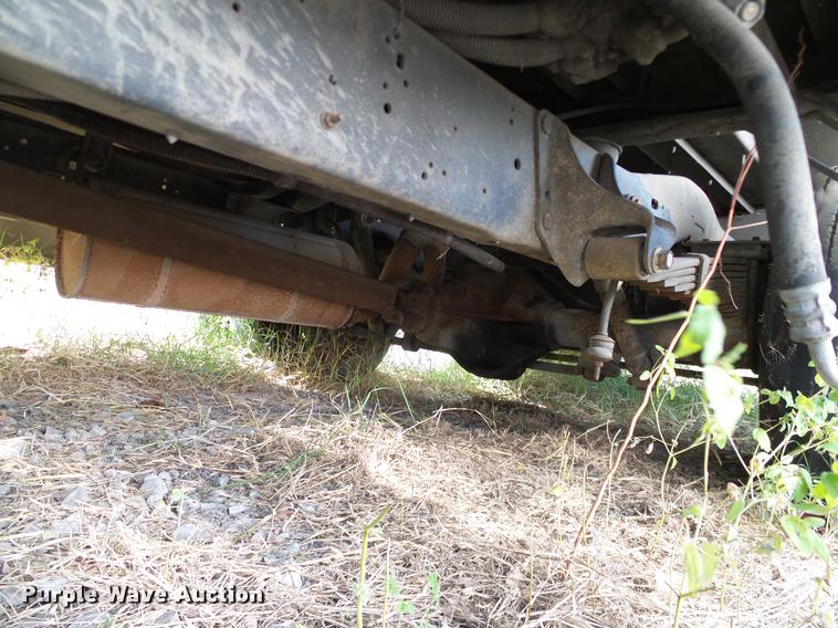 image for item DD1465 2005 Ford Econoline E450 shuttle bus