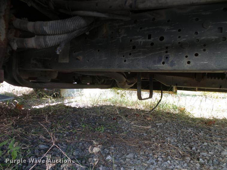 image for item DD1465 2005 Ford Econoline E450 shuttle bus