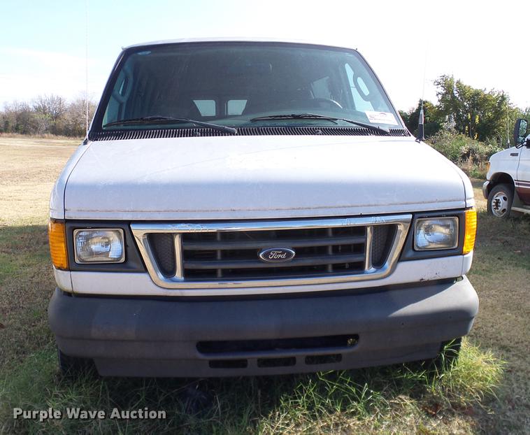 image for item DD1466 2005 Ford E350 XL van