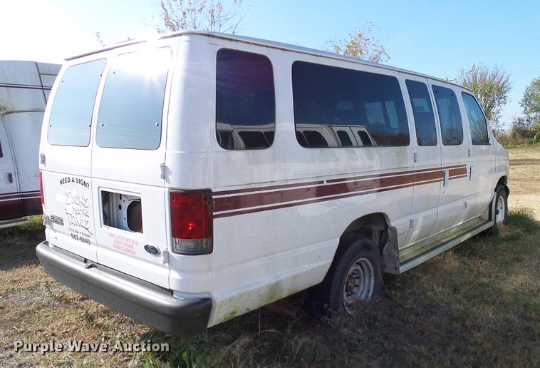 image for item DD1466 2005 Ford E350 XL van