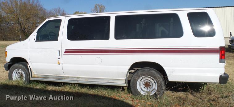 image for item DD1466 2005 Ford E350 XL van